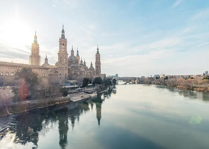 In Zaragoza's Historic Center Lägenhet